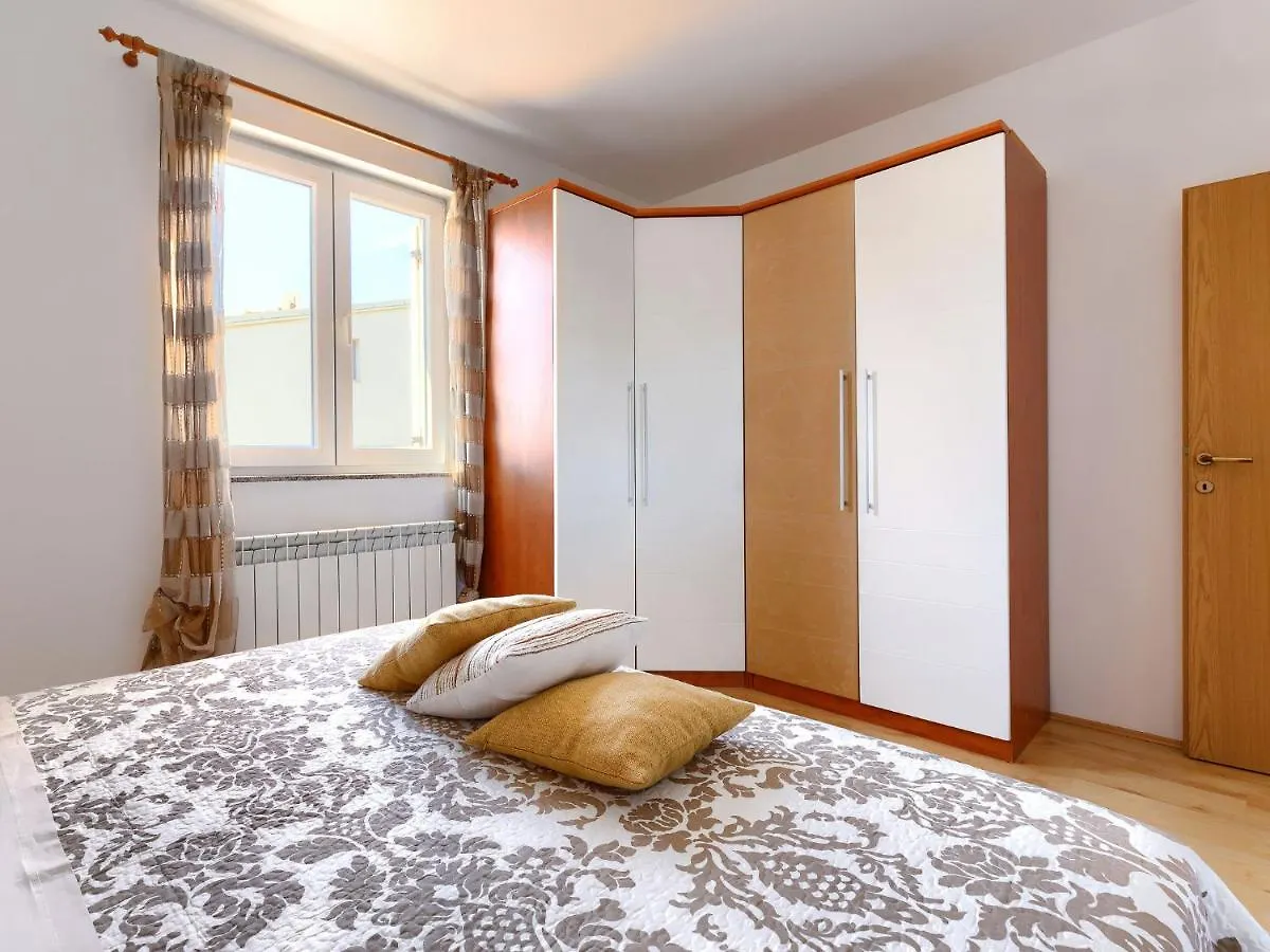 Holiday Home House Eric&Paolo By Interhome Póla