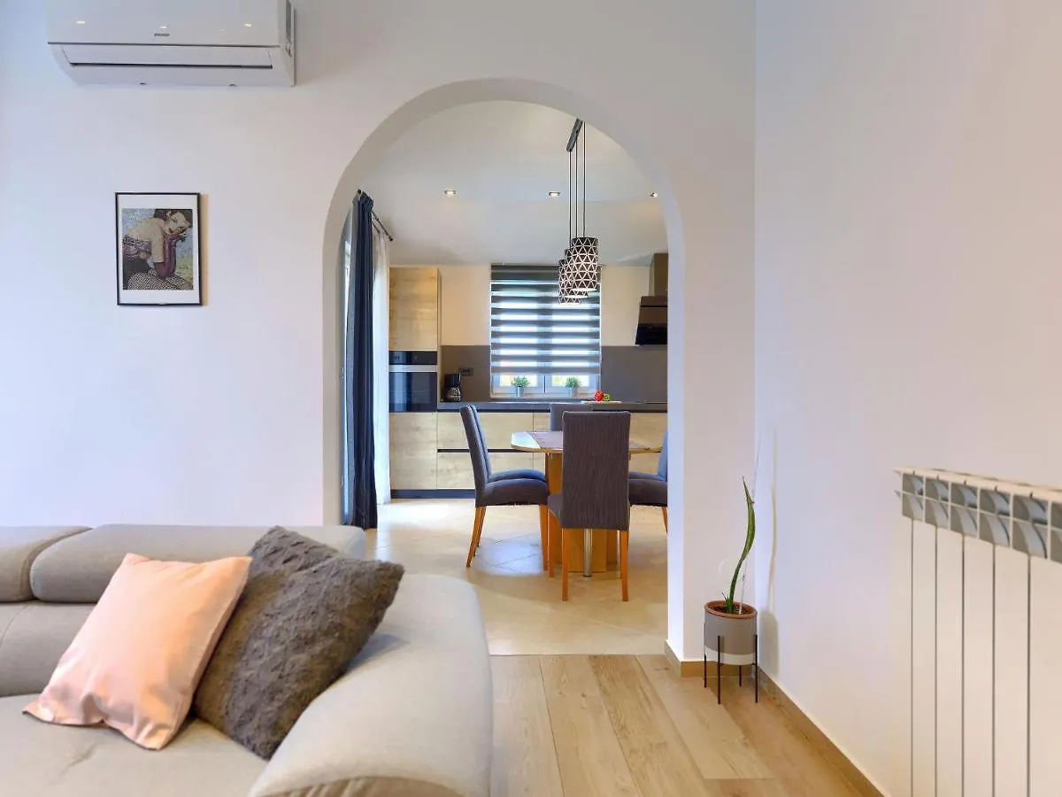Holiday Home House Eric&Paolo By Interhome Póla