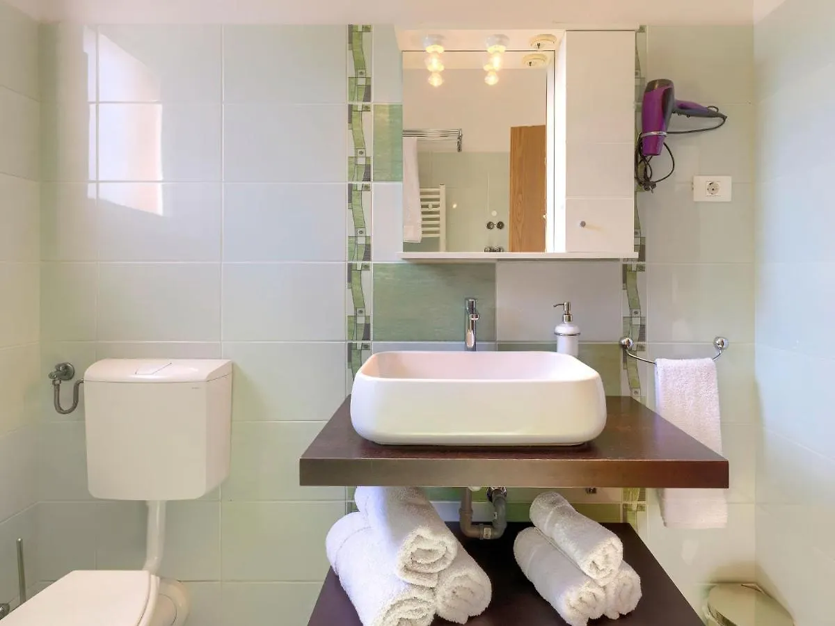 Holiday Home House Eric&Paolo By Interhome Póla 0*,